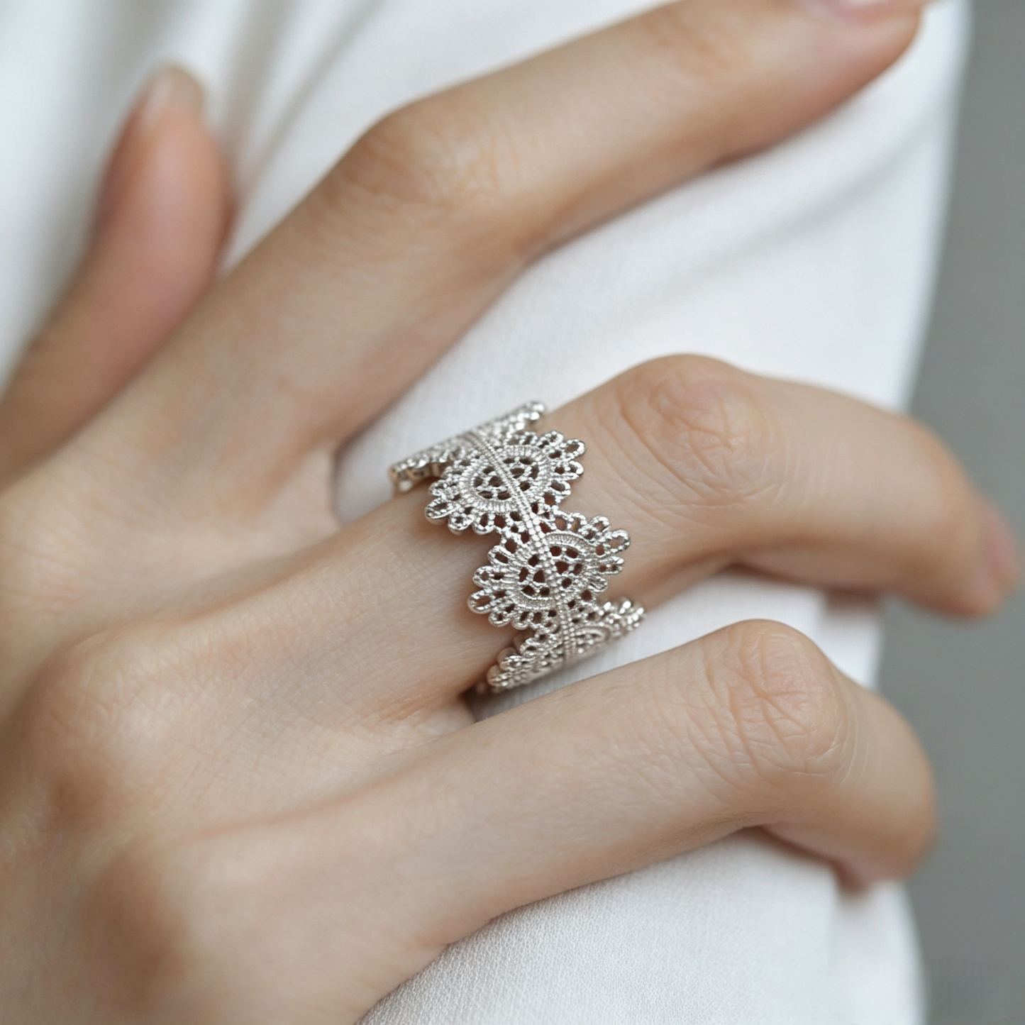 Vintage Cutout Lace Pattern Ring