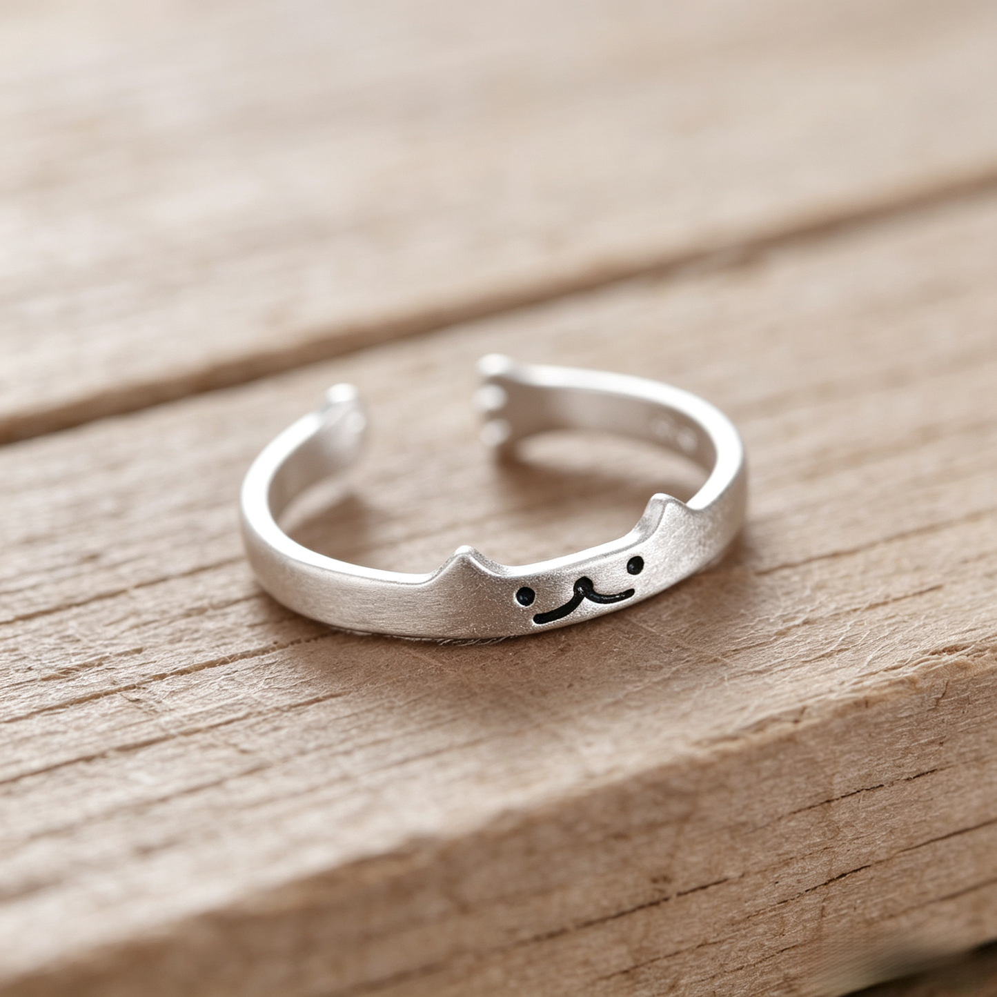 Cute Cat Motif Open Loop Ring